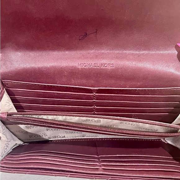 Michael Kors Burgundy Quilted Jet Set Wallet - Picture 4 of 5